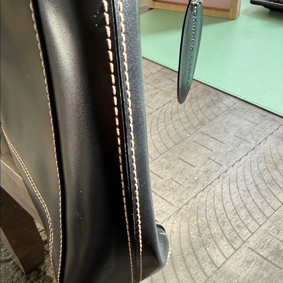 Wilson's Black Leather Handbag - Picture 5 of 8